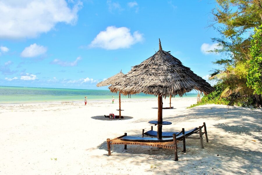 taxi to evergreen bungalows bwejuu zanzibar