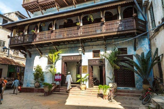 way to get from zanzibar airport to stone town